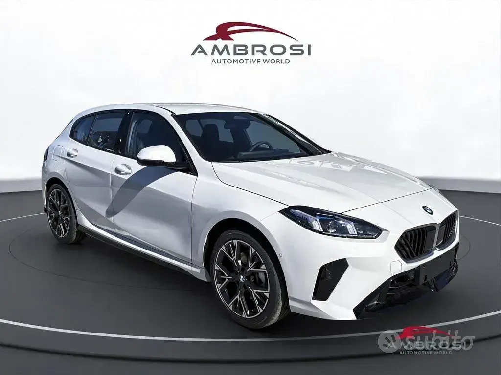 Ny BMW 118 M Sport 150 HK (110 kW) 2026 Vit Halvkombi