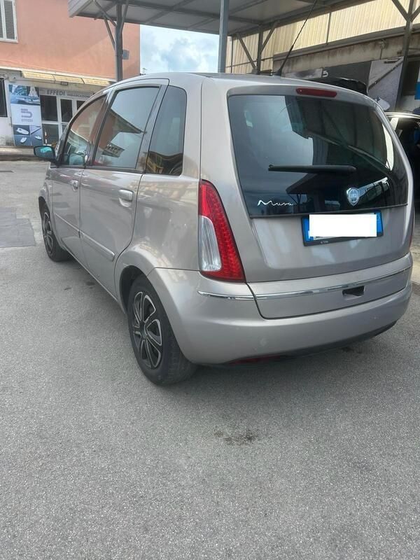 Usata Lancia Musa 77 CV (56 kW) 2009 Marrone Monovolume