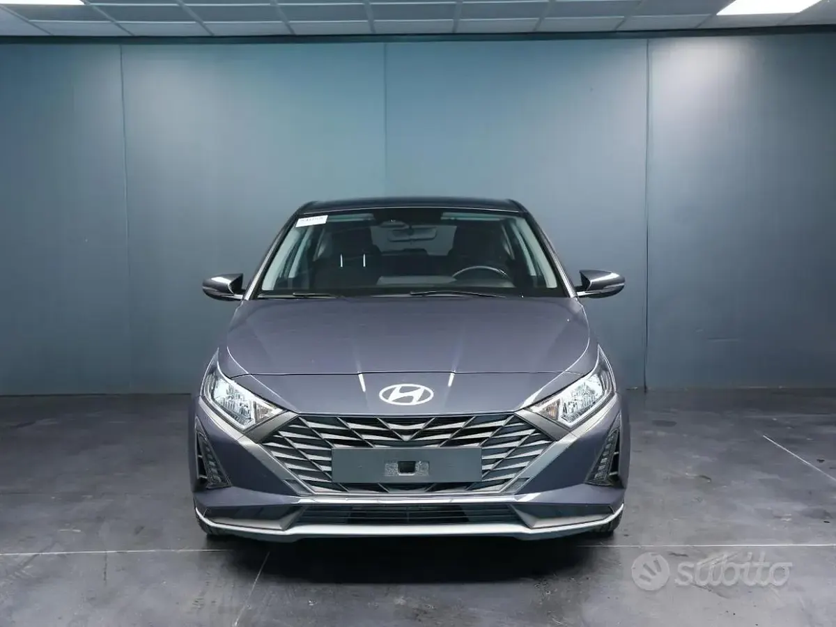 Usata Hyundai i20 84 CV (61 kW) 2024 Grigio Utilitaria