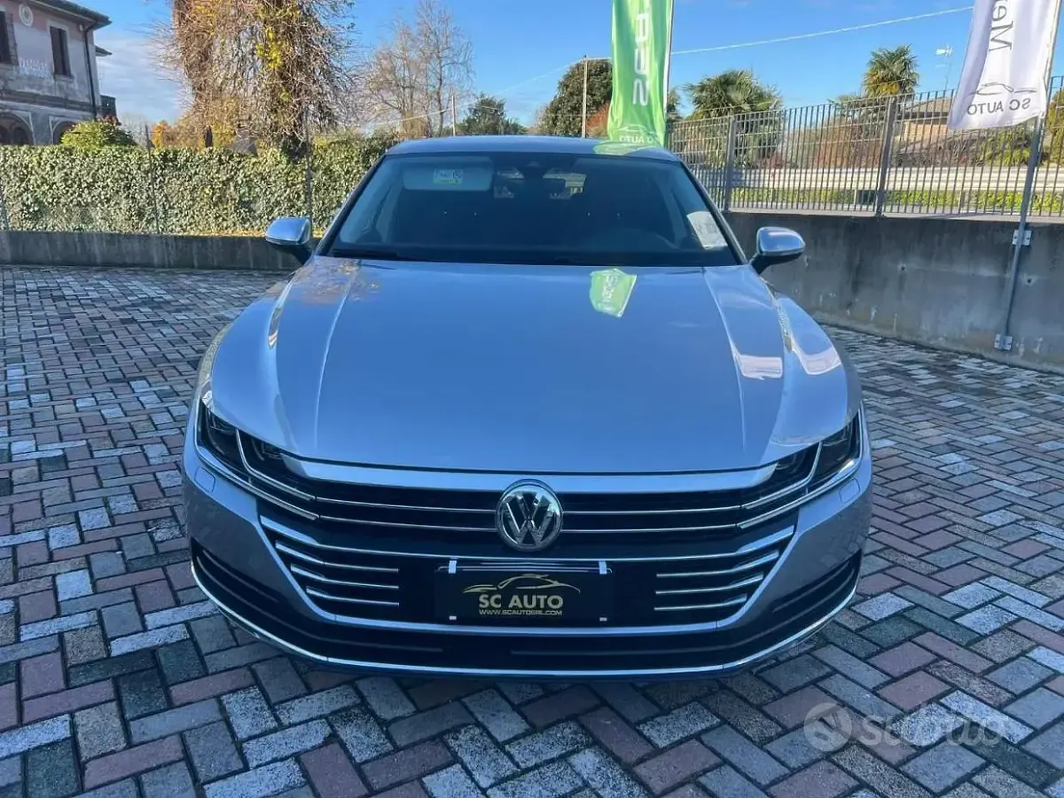Usata VW Arteon Elegance 190 CV (139 kW) 2019 Grigio Utilitaria