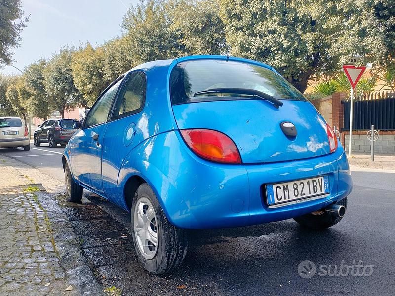 Usata Ford Ka Collection 69 CV (50 kW) 2005 Blu/azzurro Utilitaria
