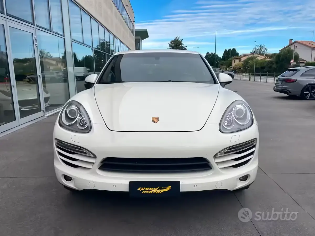 Usata Porsche Cayenne 240 CV (176 kW) 2011 Bianco SUV