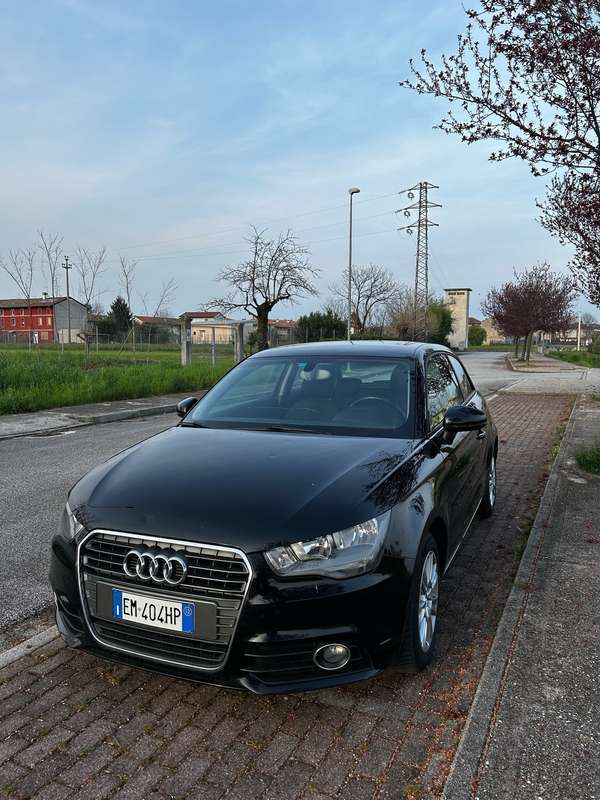 Usato 2012 Audi A1 1.4 Benzin 122 CV (8.000 €)