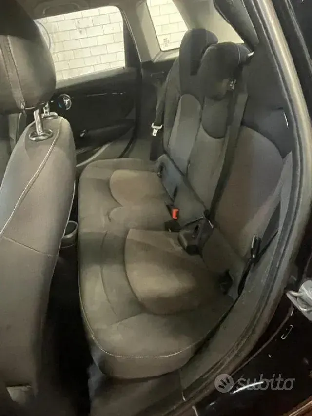 Usata Mini Cooper D 116 CV (85 kW) 2018 Nero Utilitaria