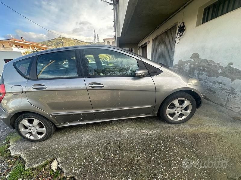 Usata Mercedes A190 105 CV (77 kW) 2006 Grigio Utilitaria