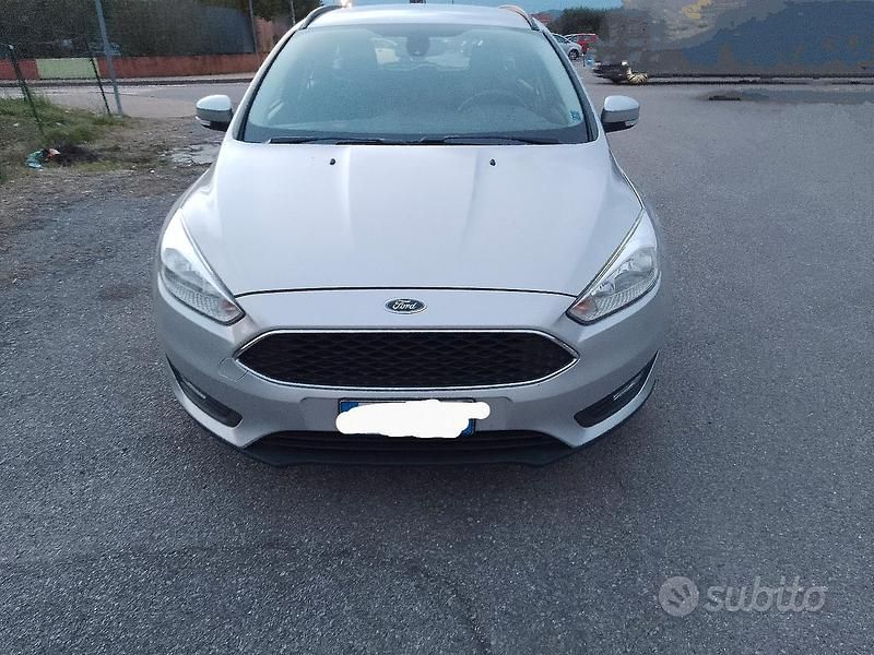 Usata Ford Focus 120 CV (88 kW) 2015 Grigio Station wagon