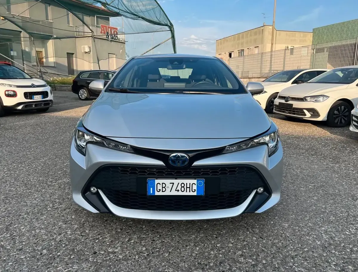 Usata Toyota Corolla Business Edition 98 CV (72 kW) 2020 Argento Berlina