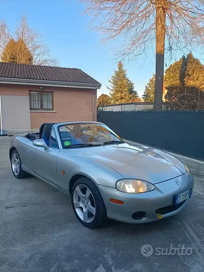 Usata Mazda MX5 146 CV (107 kW) 2005 Grigio Cabrio