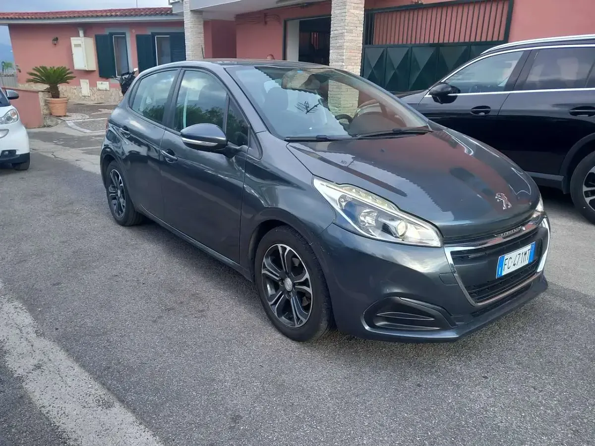 Usata Peugeot 208 Allure 75 CV (55 kW) 2016 Grigio Utilitaria