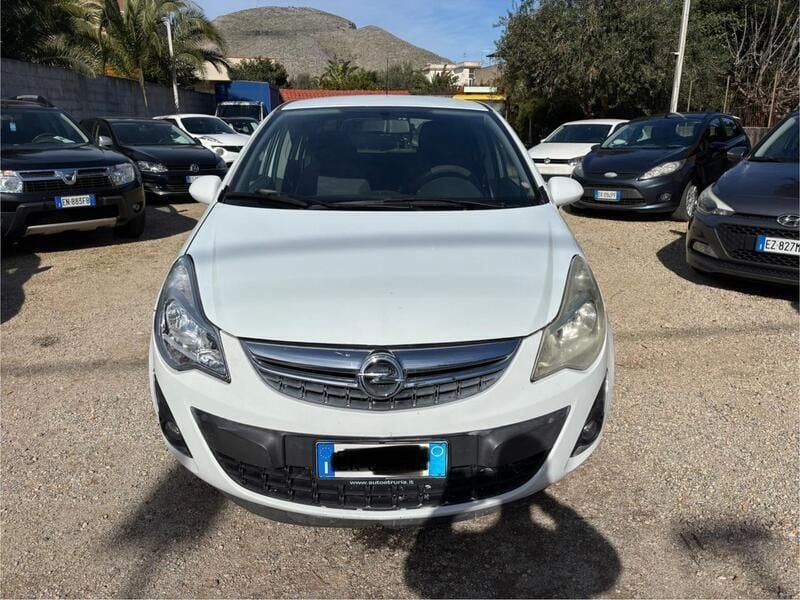 Usata Opel Corsa Cosmo 95 CV (69 kW) 2011 Bianco Berlina