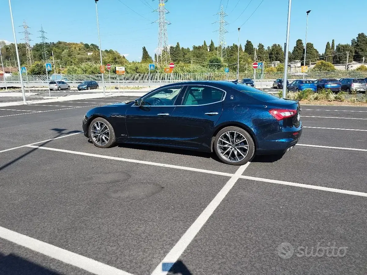 Usata Maserati GranSport 350 CV (257 kW) 2020 Bluazzurro Berlina