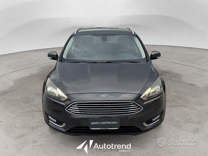 Usata Ford Focus Titanium 120 CV (88 kW) 2016 Grigio Station wagon
