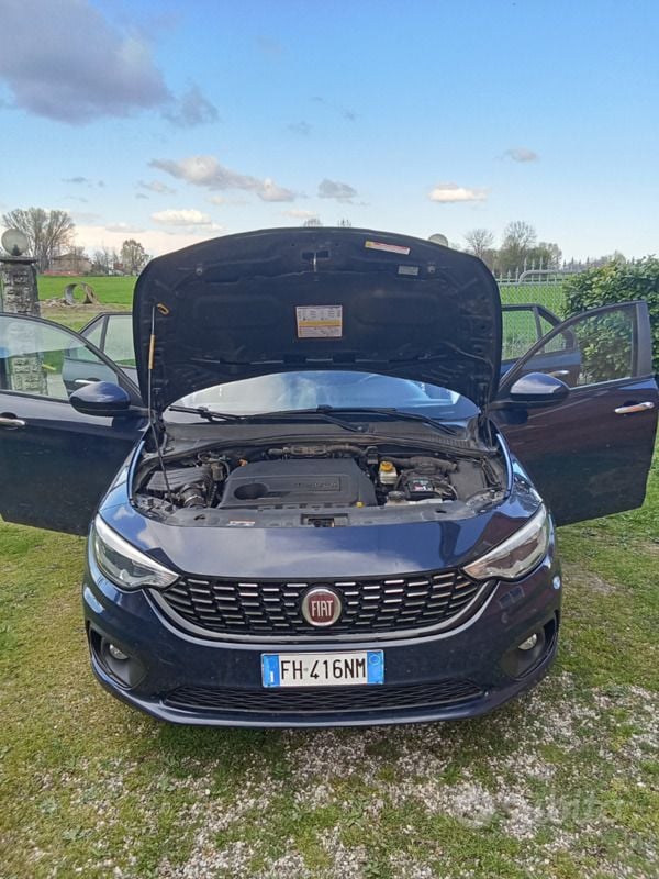 Blu Usata 2017 Fiat Tipo Station wagon | 8300 € (Molto cara) - Immagine 1/4