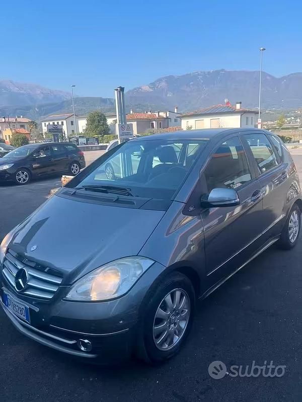 Usata Mercedes A160 Edition 82 CV (60 kW) 2009 Marrone Berlina