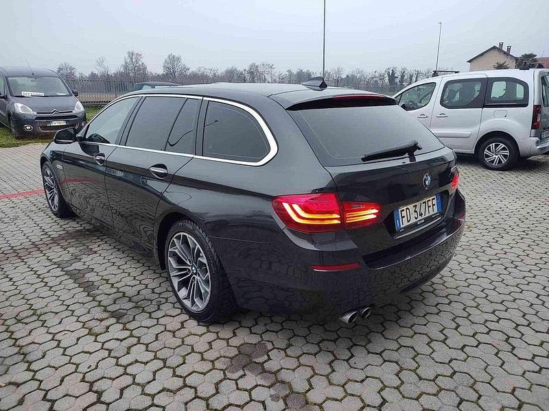 Usata BMW 520 Comfort Edition 190 CV (139 kW) 2016 Nero Station wagon