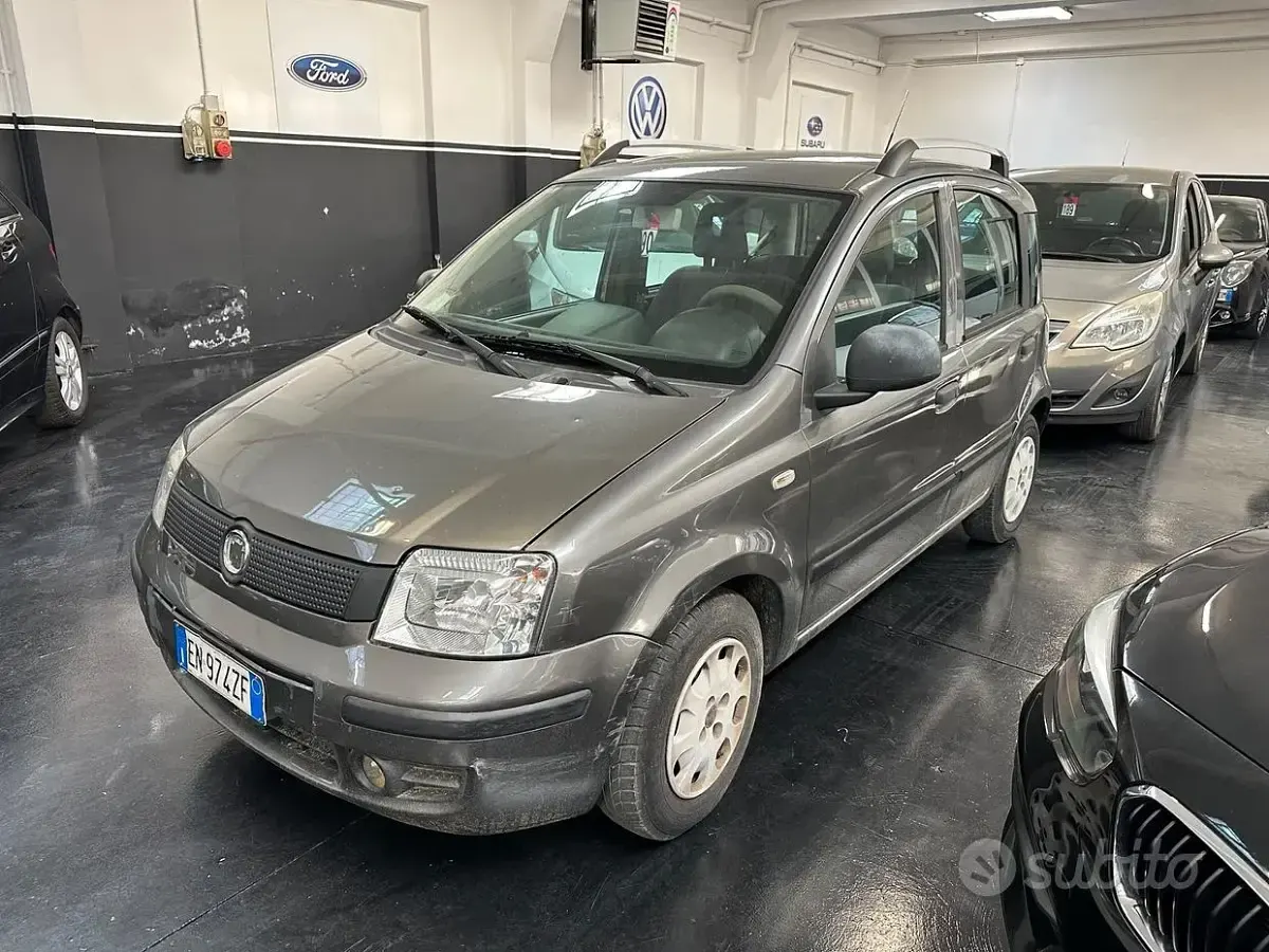 Usata Fiat Panda Dynamic 69 CV (50 kW) 2012 Grigio Utilitaria