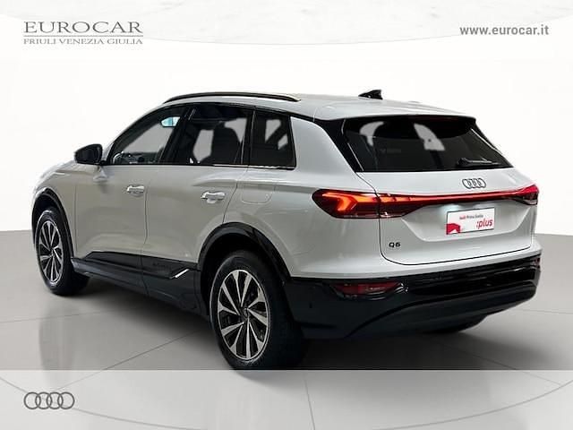 Usata Audi Q6 e-tron Advanced Plus 225 kW (306 CV) 2025 Bianco ghiacciaio metallizzato SUV