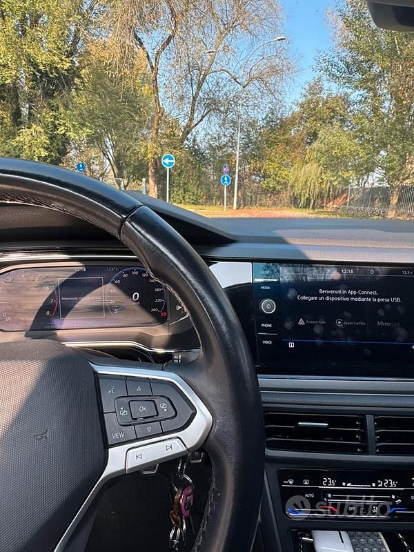 Usata VW Taigo R-line 110 CV (80 kW) 2023 Bianco SUV