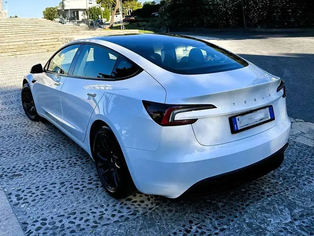 Usata Tesla Model 3 Standard Range 88 kW (120 CV) 2023 Bianco Berlina