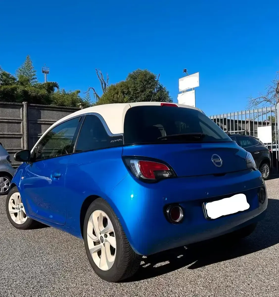 Usata Opel Adam 69 CV (50 kW) 2016 Blu Utilitaria