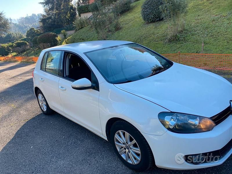 Usata VW Golf VII 102 CV (75 kW) 2012 Bianco Berlina