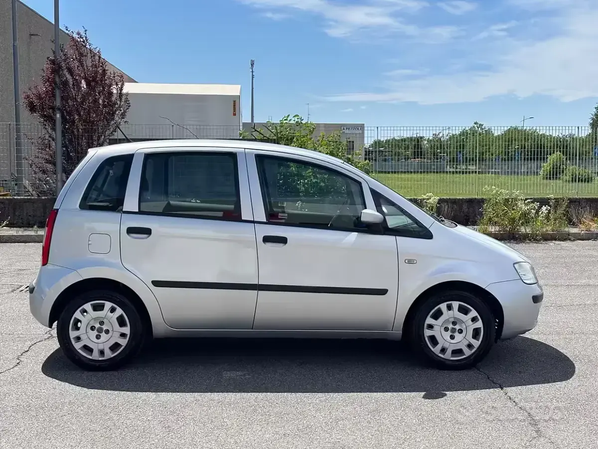 Usata Fiat Idea 80 CV (58 kW) 2008 Grigio Monovolume