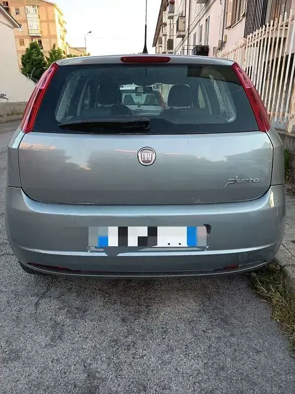 Usata Fiat Grande Punto Dynamic 77 CV (56 kW) 2009 Utilitaria