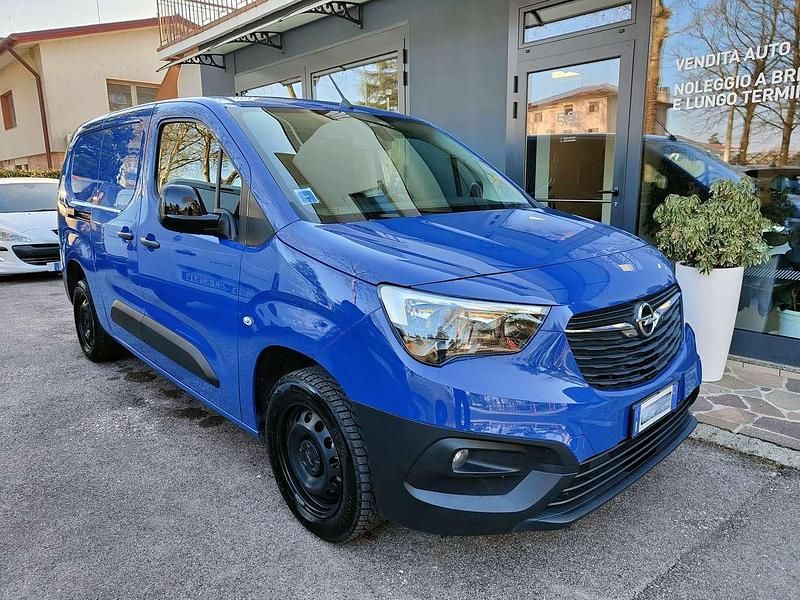 Usata Opel Combo Edition 131 CV (96 kW) 2024 Blu Monovolume