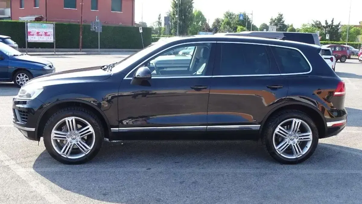 Usata VW Touareg 262 CV (192 kW) 2015 Nero SUV