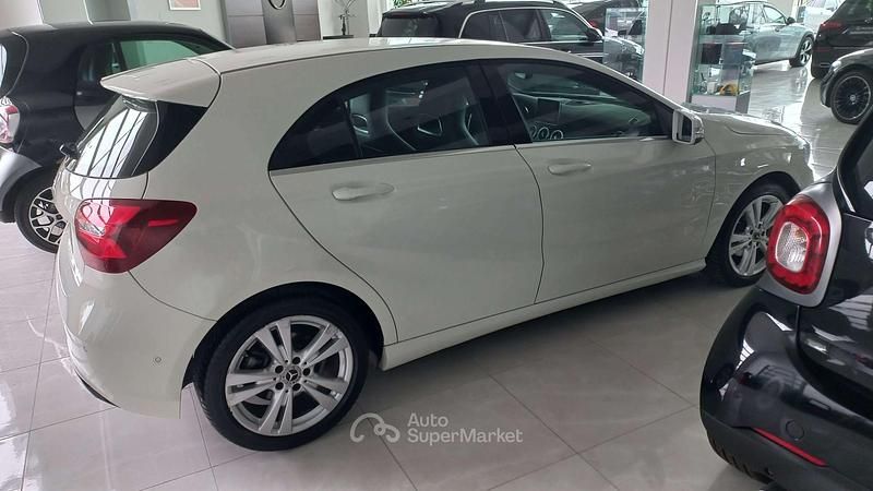 Usata Mercedes A180 109 CV (80 kW) 2018 Bianco Berlina