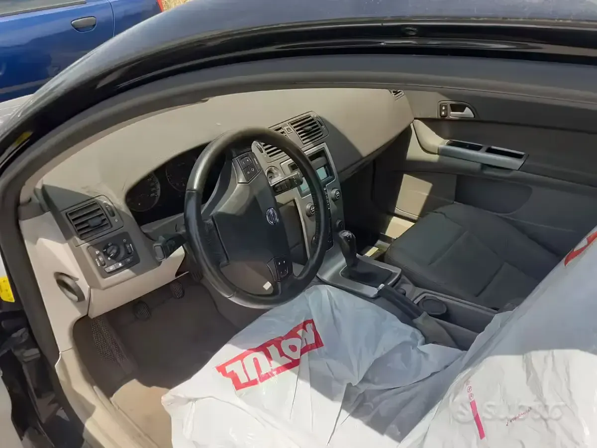 Usata Volvo C30 Kinetic 109 CV (80 kW) 2007 Nero Utilitaria