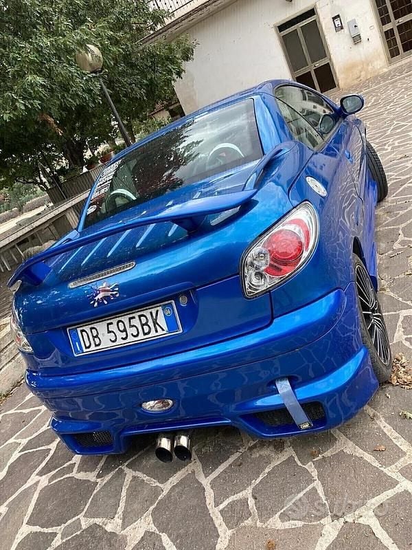 Usata Peugeot 206 CC 109 CV (80 kW) 2006 Blu Cabrio