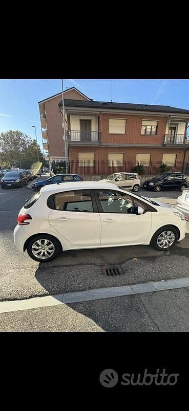 Usata Peugeot 208 82 CV (60 kW) 2016 Bianco Utilitaria