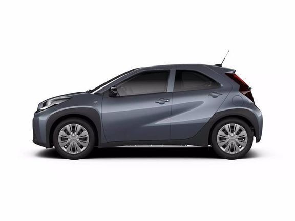 Usata Toyota Aygo X Active 72 CV (52 kW) 2024 Argento SUV
