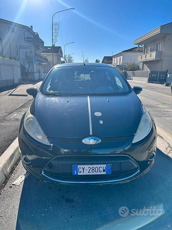 Usata Ford Fiesta 97 CV (71 kW) 2009 Nero Berlina