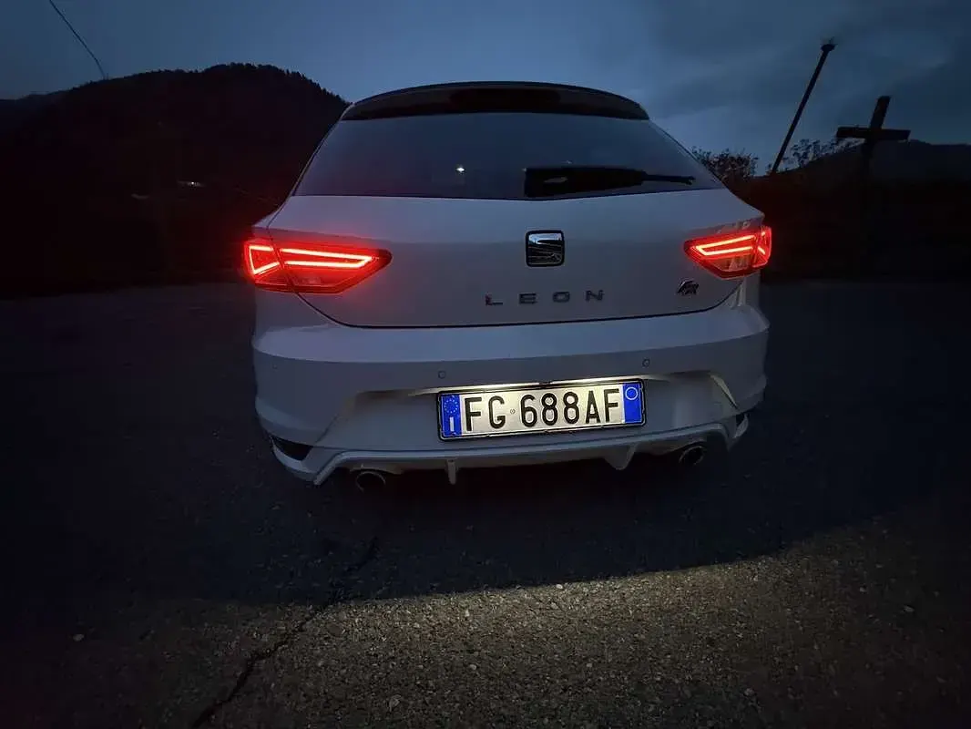 Usata Seat Leon SC FR 184 CV (135 kW) 2016 Bianco Utilitaria