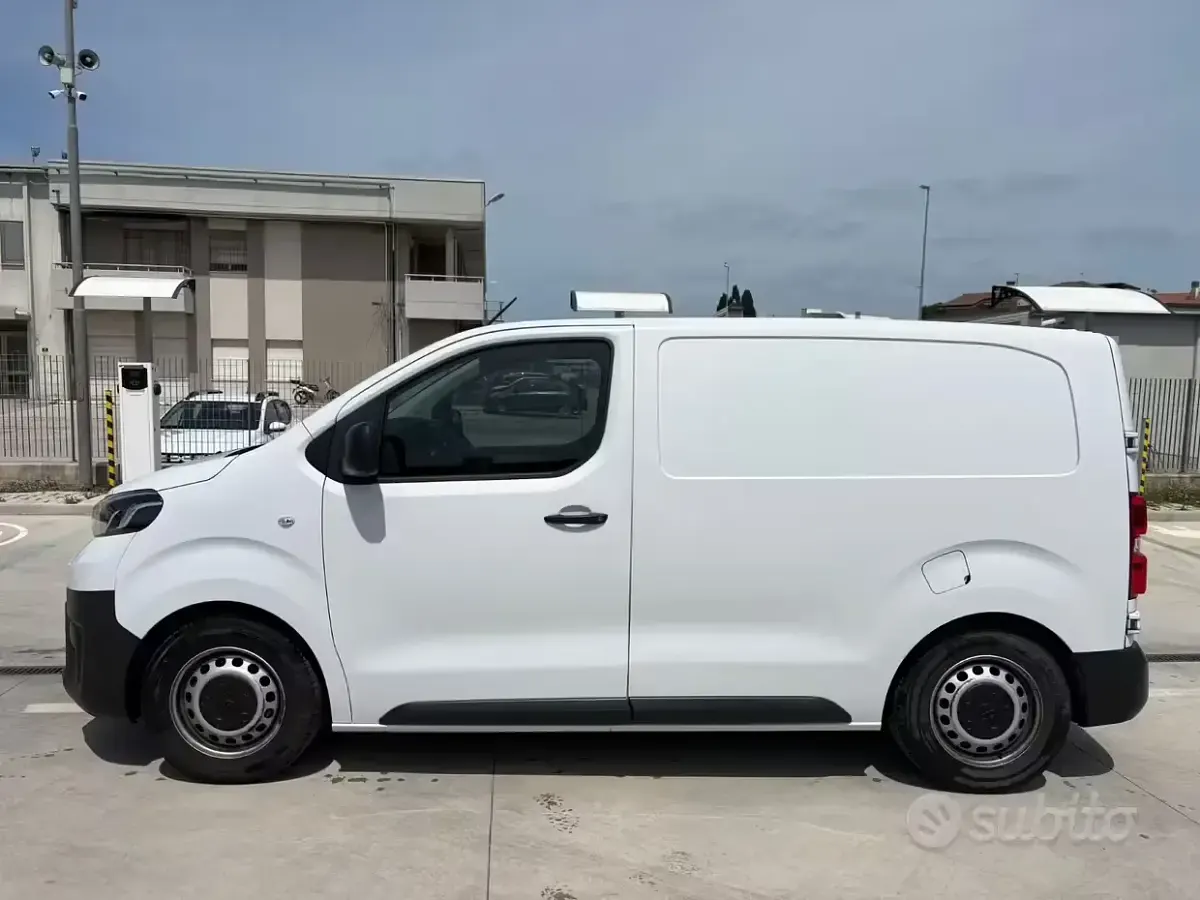 Usata Toyota Proace Comfort 120 CV (88 kW) 2022 Bianco Monovolume