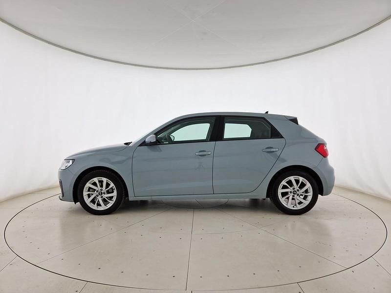 Usata Audi A1 Sportback Advanced 116 CV (85 kW) 2024 Grigio metallizzato chiaro Utilitaria