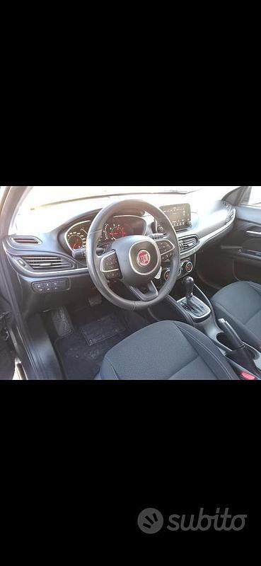 Usata Fiat Tipo 120 CV (88 kW) 2019 Grigio Station wagon