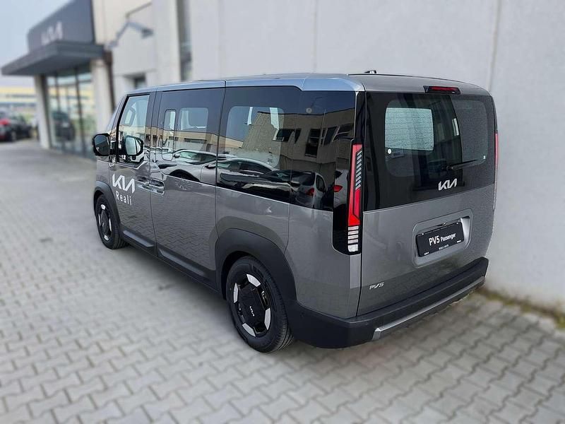 Nuova Kia PV5 Earth 119 kW (163 CV) 2026 Steel gray Monovolume
