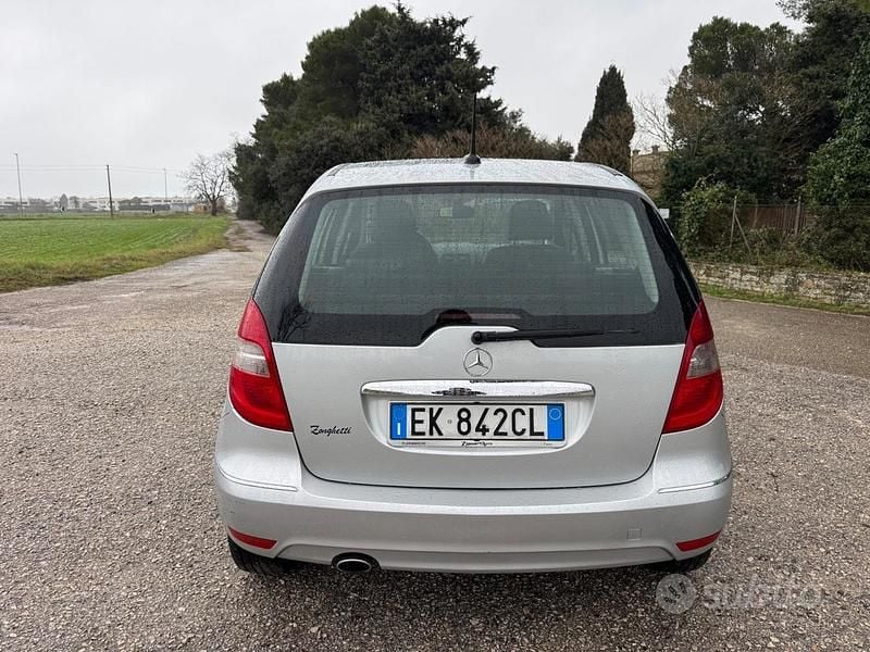 Usata Mercedes A200 Style 140 CV (102 kW) 2011 Grigio Berlina