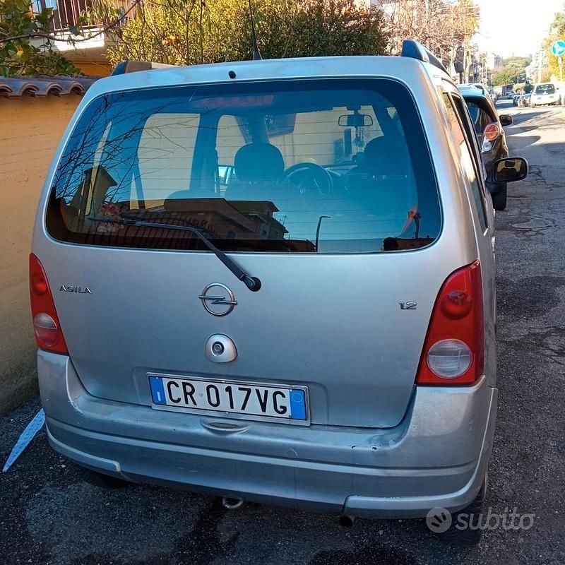Usata Opel Agila 75 CV (55 kW) 2004 Grigio Monovolume