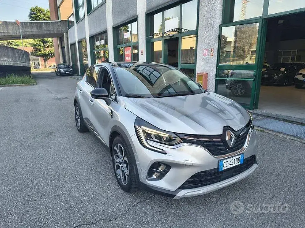Usata Renault Captur Intens 92 CV (67 kW) 2021 Grigio SUV