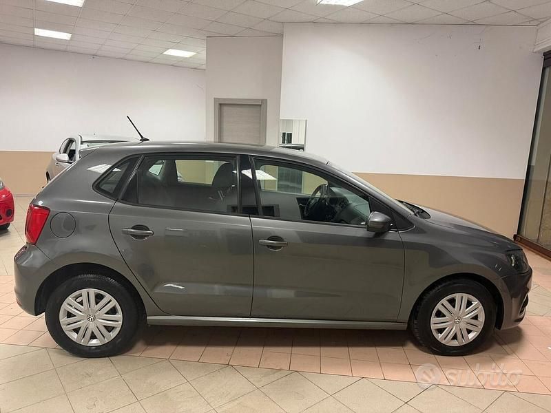 Usata VW Polo Trendline 75 CV (55 kW) 2014 Grigio Berlina
