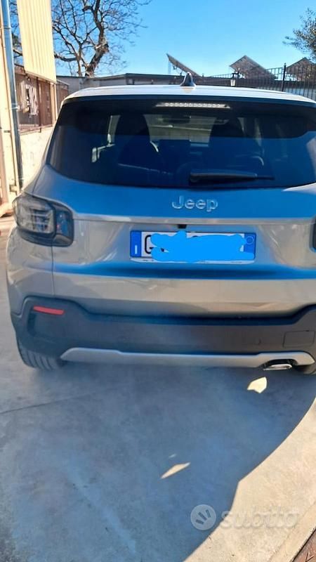 Usata Jeep Avenger Summit 101 CV (74 kW) 2024 Grigio SUV
