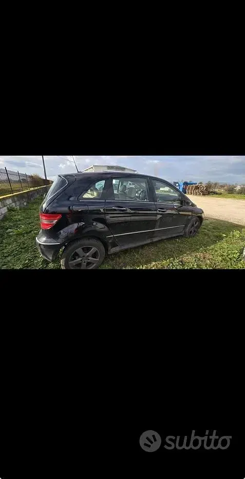 Usata Mercedes B200 140 CV (102 kW) 2006 Nero Monovolume