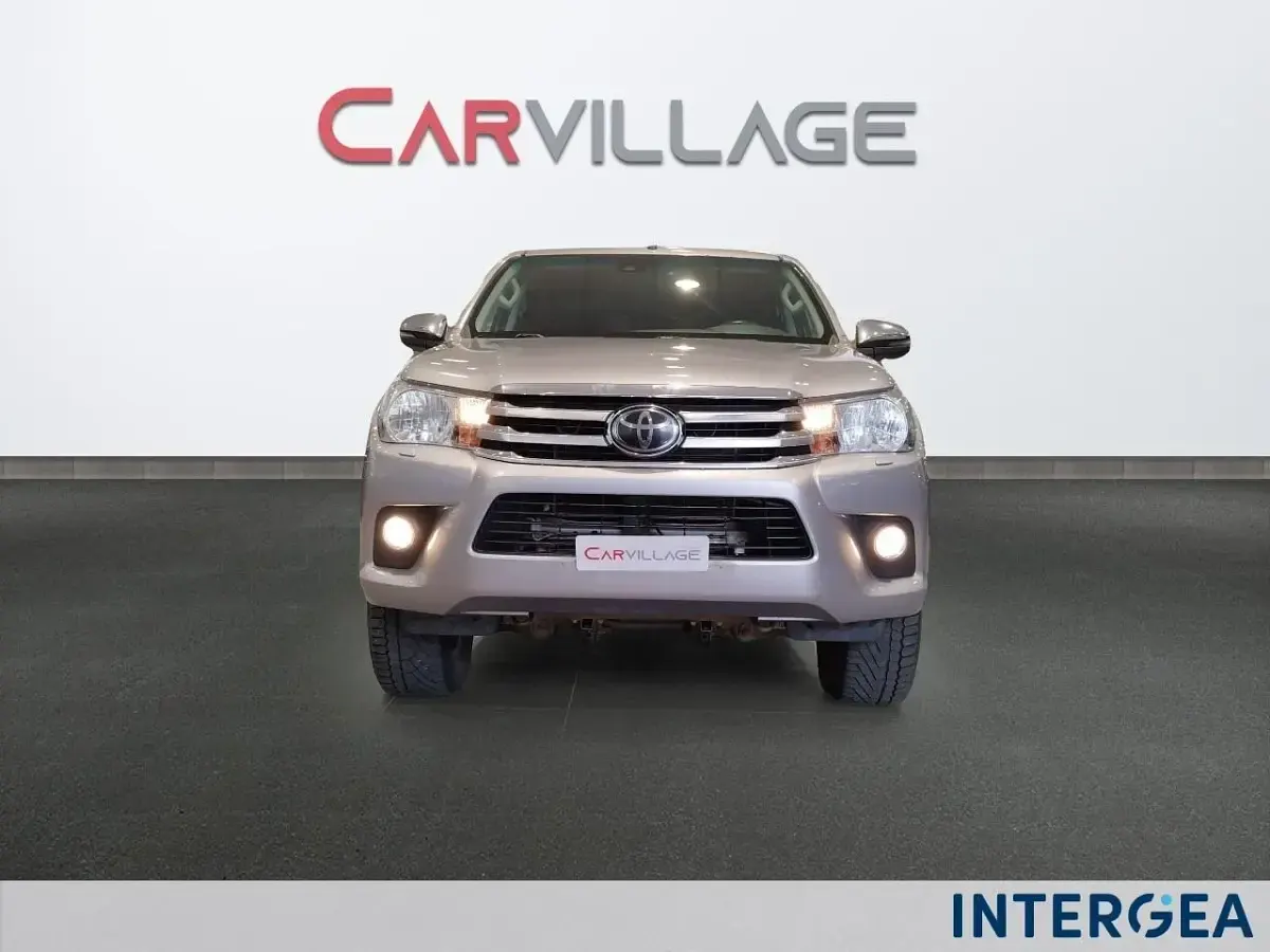 Usata Toyota HiLux Comfort 150 CV (110 kW) 2020 Grigio Pick-up