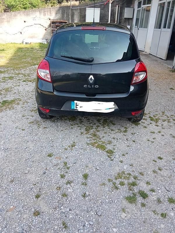 Usata Renault Clio II 63 CV (46 kW) 2010 Nero Utilitaria