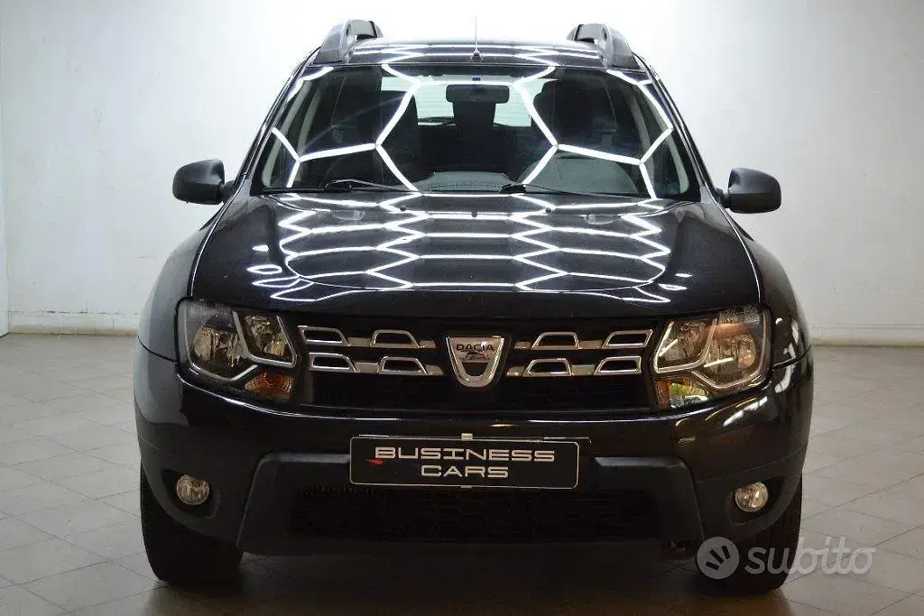 Usata Dacia Duster Lauréate 109 CV (80 kW) 2015 Nero SUV