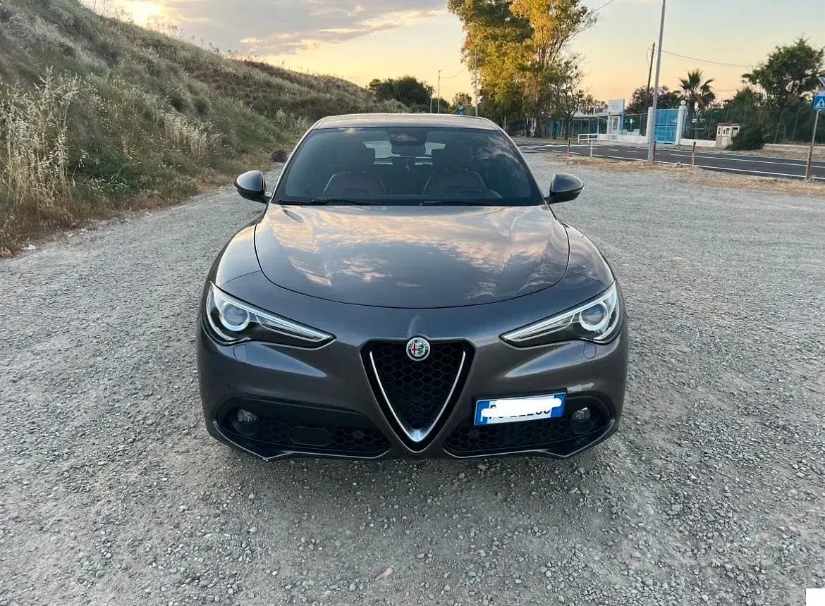 Usata Alfa Romeo Stelvio 210 CV (154 kW) 2017 Grigio SUV